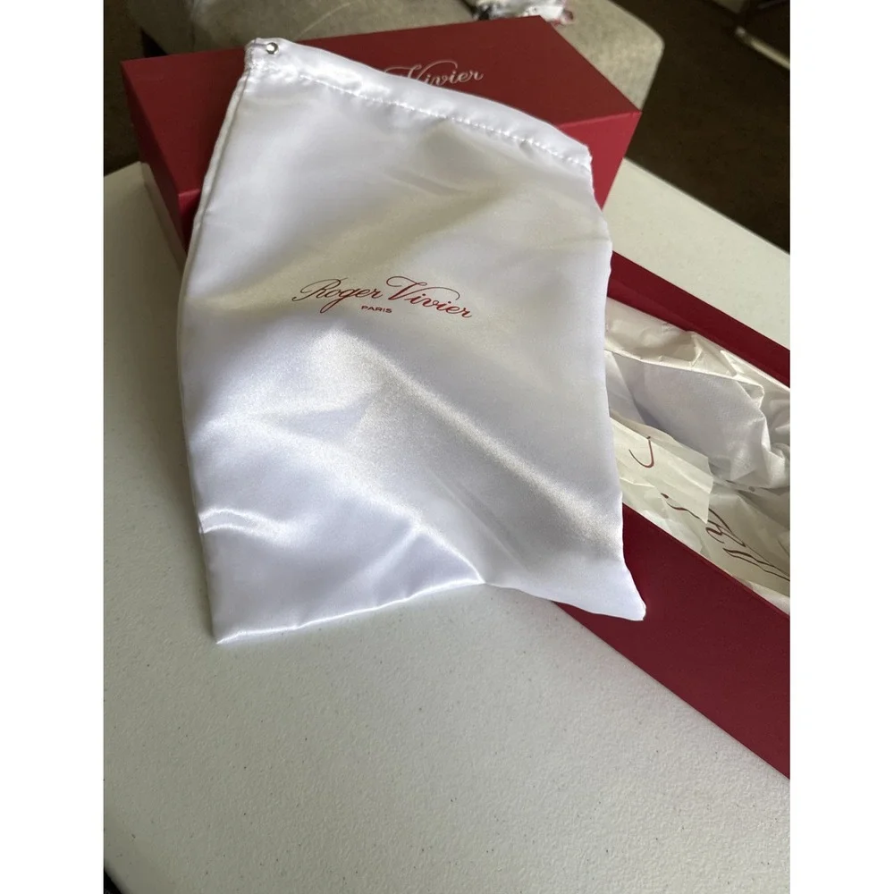 Authentic Roger Vivier Paris Red Shoe / Gift Box - 12.5